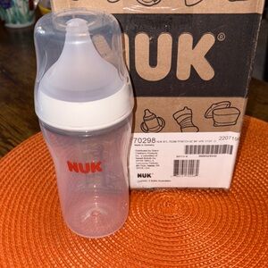 Nuk 2 in 1 Natural Anti Colic Bottle Medium Flow 8oz (4 Pack)  NEW